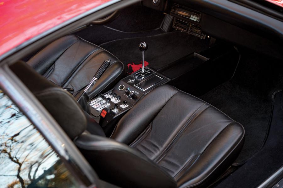 Интерьер Ferrari 308 GTB Acciao 1978 года  (NA) (фото 8 из 34)